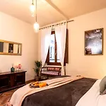 Florentine Palazzo,4 bedrooms,Historic Center apt